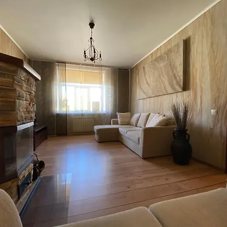 Comfortable With Fireplace In The Old Town *