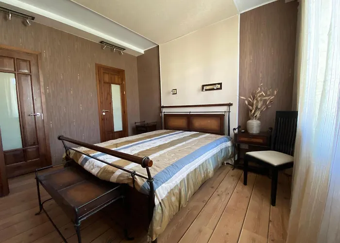 Comfortable With Fireplace In The Old Town Апартаменты