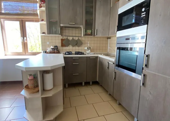 Comfortable With Fireplace In The Old Town Апартаменты *