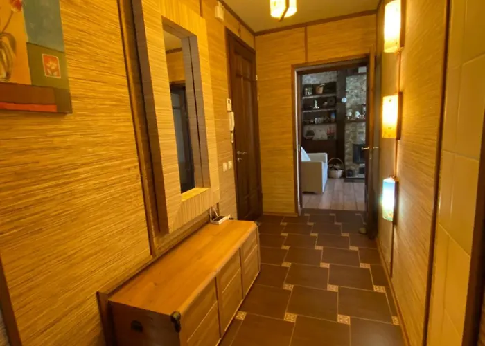 Comfortable With Fireplace In The Old Town